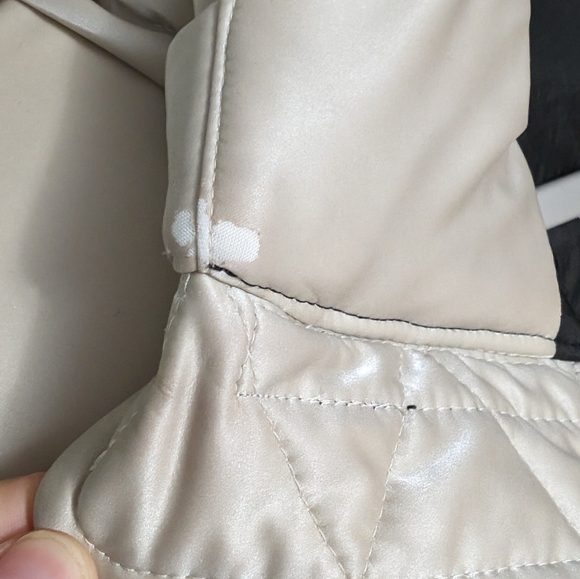 Aritzia TNA Super Puff Original Hooded Down Puffer Jacket, Size M - Picture 7 of 8